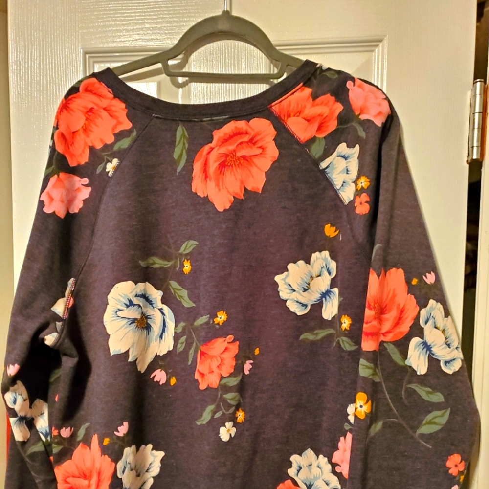 Sweatshirt